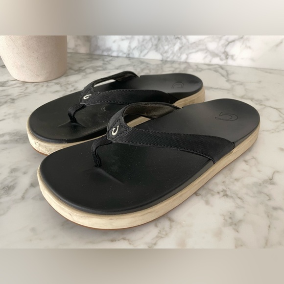 Olukai Nu’a Pi’o Thong Sandals Flip Flops Black & White Size 8 Womens - Picture 2 of 6